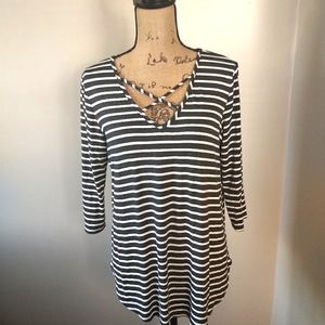 5/$25 Striped shirt cut out v neck